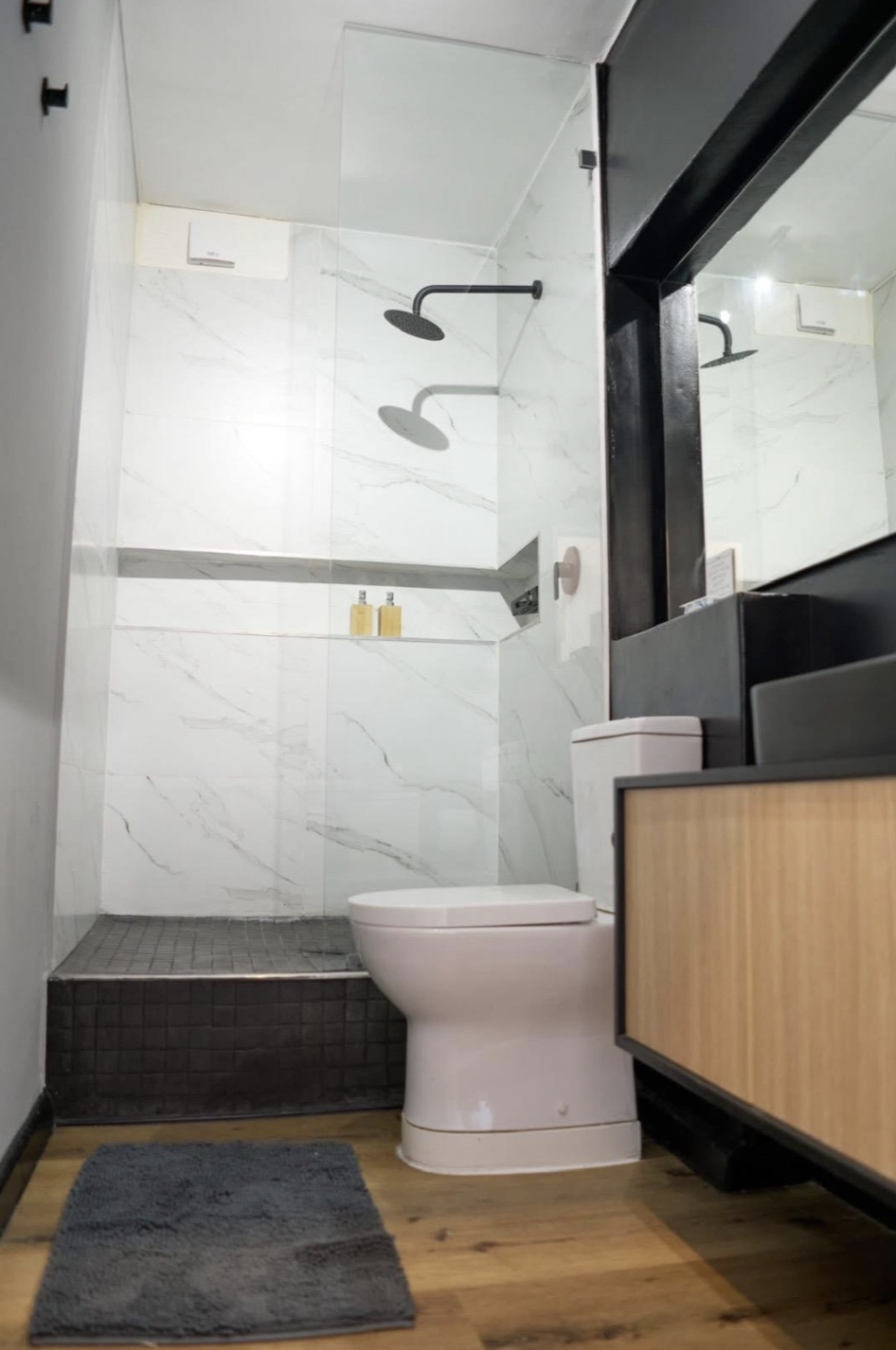 To Let 1 Bedroom Property for Rent in Sea Point Western Cape